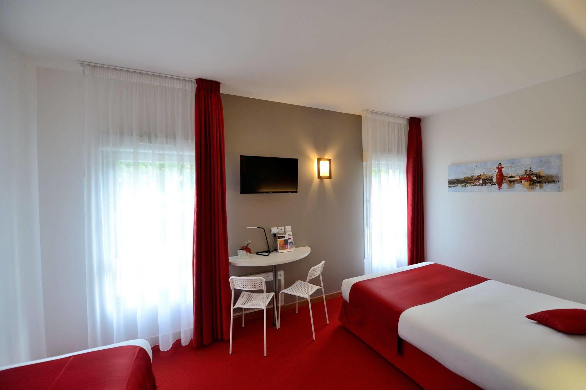 The Originals City, Hotel Loval, Брест Экстерьер фото